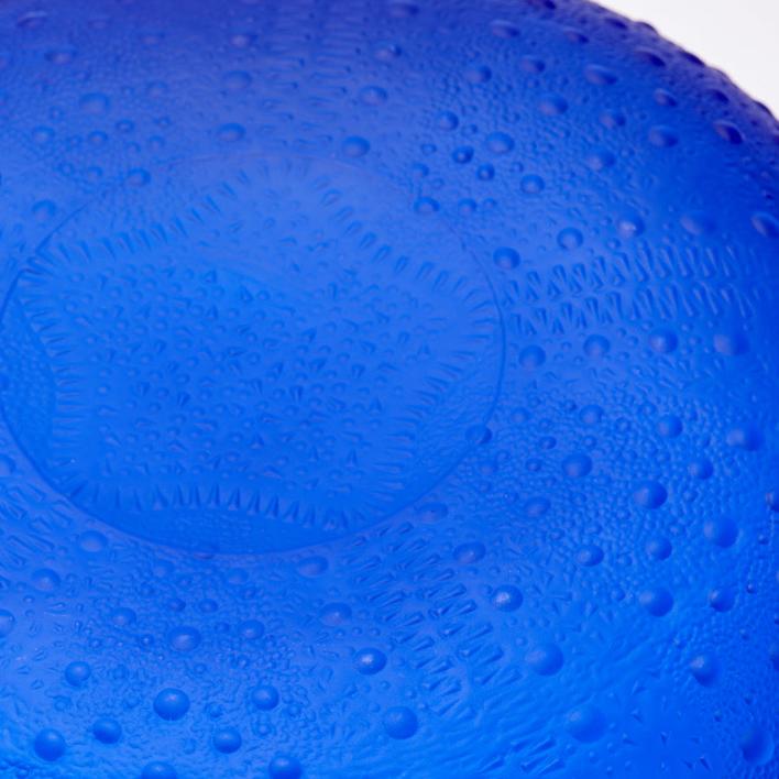 Stor blå glasskål med mønster udvendigt
